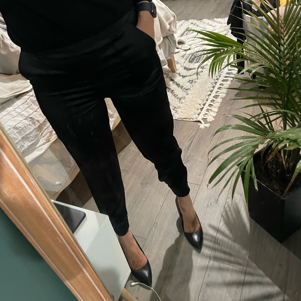 Satin style express joggers NWT